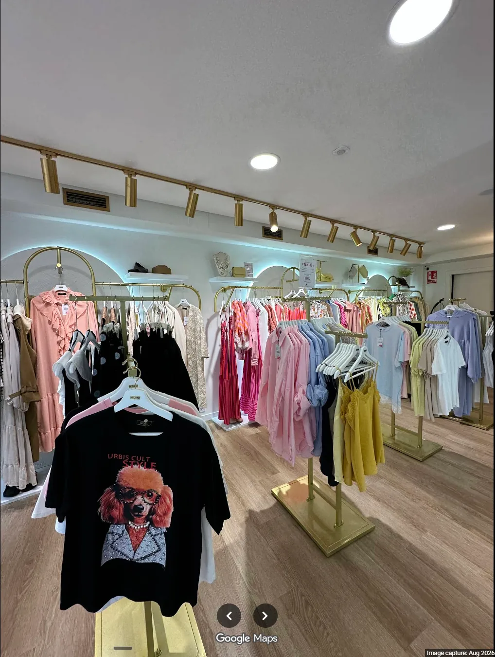 Interior de la tienda M'OMO en San Fernando 5